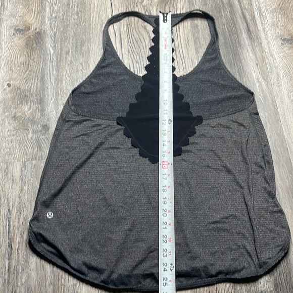 Lululemon Athletica Women’s 105F Singlet Laser Cut, Grey Black Racerback tank - Picture 10 of 15